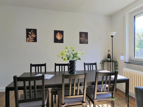Esstisch im Wohnzimmer - Etagenwohnung mit 80,00 m² in Kassel zur Miete