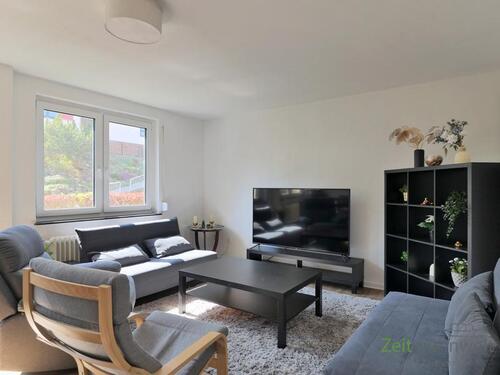 Sofa, Sessel und TV - 3 Zimmer Etagenwohnung zur Miete in Kassel