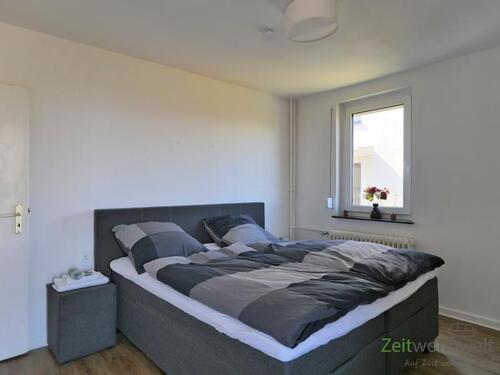 Doppelbett im hinteren Schlafzimmer - 