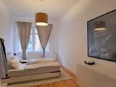 Blick ins Schlafzimmer - 