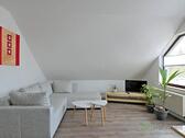 Sofa und TV - 3 Zimmer Etagenwohnung in Erfurt