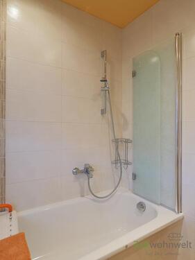 Wanne mit Duschabtrennung - 