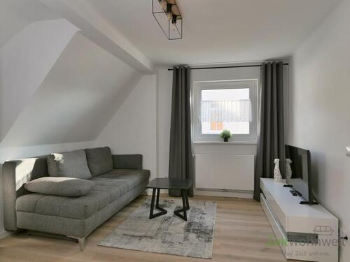 Blick zu Sofa und TV - (EF1347_M) Erfurt: Daberstedt, möblierte 2-Zimmer-Wohnung in ruhiger Nebenstraße