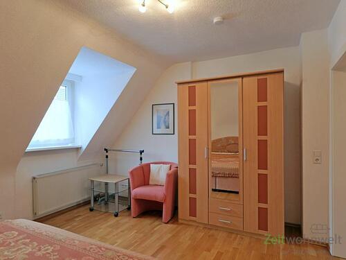 Kleiderschrank im Schlafzimmer - 