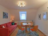 Esszimmer mit Couch - 3 Zimmer Etagenwohnung in Erfurt