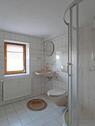 Bad mit Dusche - 