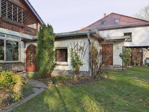 separates Gebäude im Garten - 