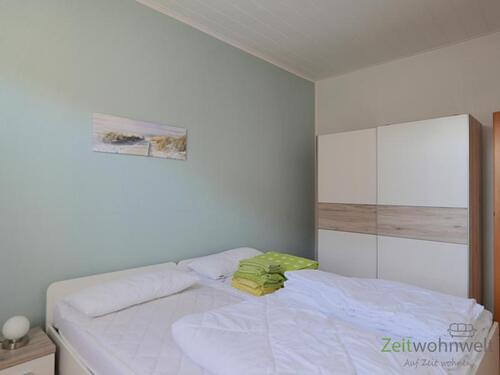 Blick zum Kleiderschrank - Etagenwohnung mit 40,00 m&sup2; in Halle (Saale) zur Miete