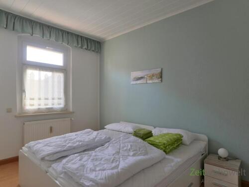 Blick ins Schlafzimmer - 2 Zimmer Etagenwohnung in Halle (Saale)