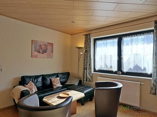 Sitzecke im Wohnzimmer - 3 Zimmer Etagenwohnung zur Miete in Lehesten