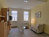 Blick ins Wohnzimmer - 2 Zimmer Etagenwohnung zur Miete in Meiningen