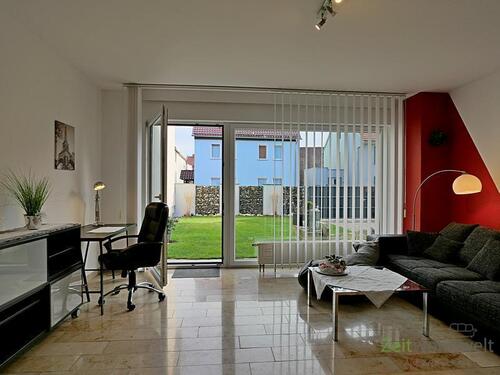 Schreibtisch und Terrassenausgang - 2 Zimmer Etagenwohnung zur Miete in Erfurt