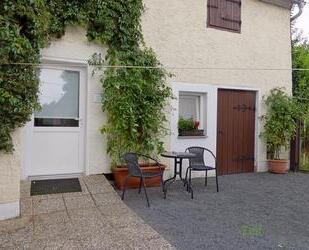 (EF0475_M) Dresden: Radebeul, kleines separates Apartment, möbliert, WLAN, Waschmaschine inklusive, Sitzecke im Garten