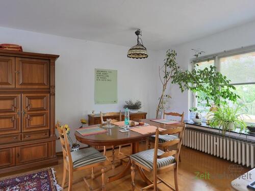 Blick ins Wohnzimmer - (EF1244_M) Kassel-Landkreis: Fuldatal, möblierte Wohnung im Retro-Look mit sonniger Terrasse, OT Ihringshausen