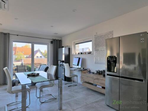 Esstisch und kleiner Schreibtisch - Etagenwohnung mit 78,00 m&sup2; in Klettbach zur Miete