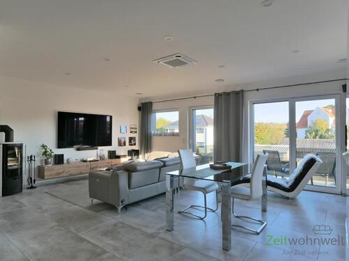 phantastisches Wohnzimmer - (EF1212_M) Erfurt: Klettbach, ruhige möblierte Luxuswohnung mit Balkon, Fußbodenheizung, Kamin und Klimaanlage