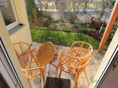 überdachte Terrasse im Februar - 