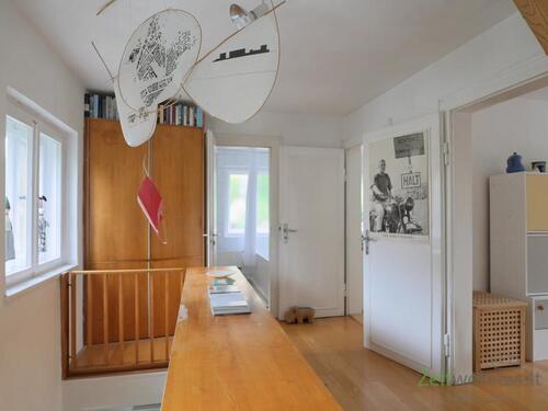 oberer Flur mit Kleiderschrank - 