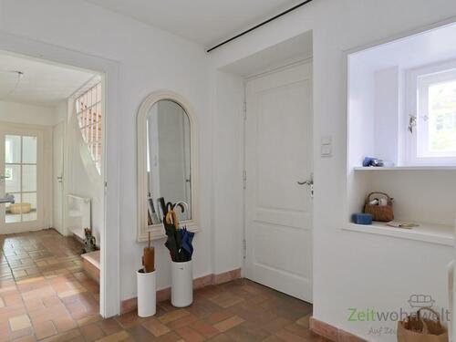 Hauseingang mit Garderobe - 