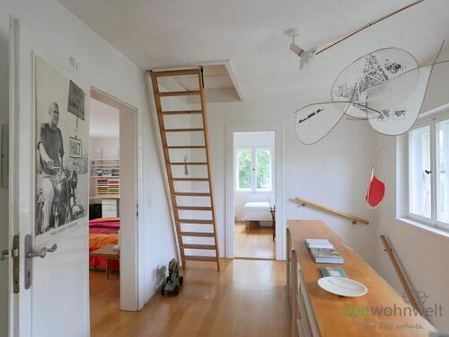 Flur oben, Dachlukentreppe - 