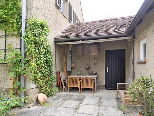 überdachte Außen-Sitzecke - Haus mit 125,00 m&sup2; in Dresden zur Miete