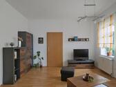 Schrankwand und TV - 2 Zimmer Etagenwohnung zur Miete in Chemnitz