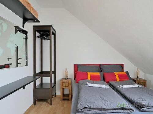 Blick ins Schlafzimmer - 