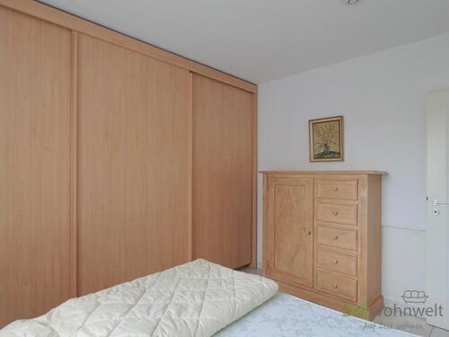 XXL-Kleiderschrank und Kommode - 