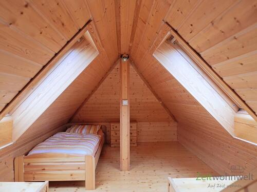Bett im Spitzboden - 