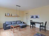 Eckcouch und Esstisch - (EF1301_M) Eisenach: Eisenach, zentrumsnahe, neu möblierte 2-Zimmer-Wohnung mit Balkon und PKW-Stellplatz