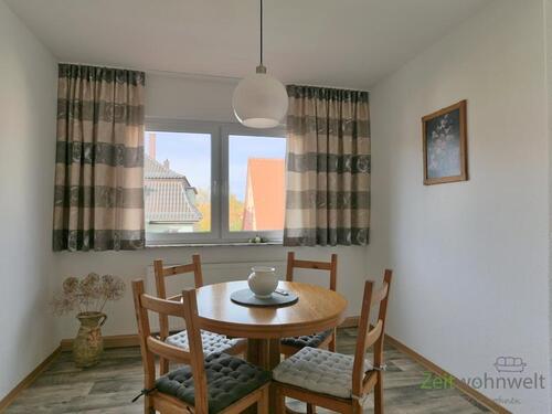 Blick ins Esszimmer - 