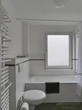 Wanne und Handtuchheizkörper - 