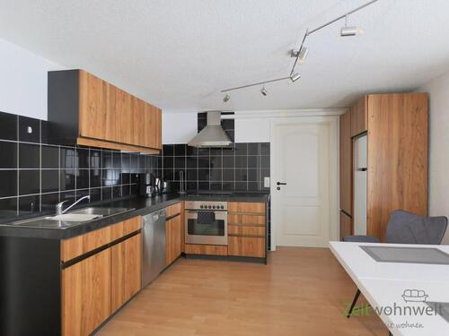 große Küchenzeile links - 