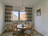 Blick ins Esszimmer - 