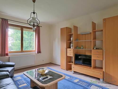 Blick ins Wohnzimmer - (EF1055_M) Dresden: Blasewitz, möblierte 2-Zimmer Wohnung mit Balkon zwischen Waldpark und Elbe