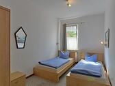 Schlafzimmer mit Kleiderschrank - Etagenwohnung mit 40,00 m&sup2; in Jena zur Miete