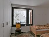 Kleiderschrank und Winter-Gartenausblick - Etagenwohnung mit 46,00 m&sup2; in Kassel zur Miete