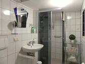 getönte Dusche und WC - 