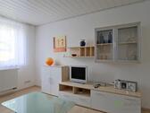 Schrankwand mit TV und Radio - 1 Zimmer Etagenwohnung zur Miete in Erfurt