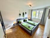 Blick ins Schlafzimmer - 