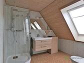 Dusche, Waschtisch und WC - 