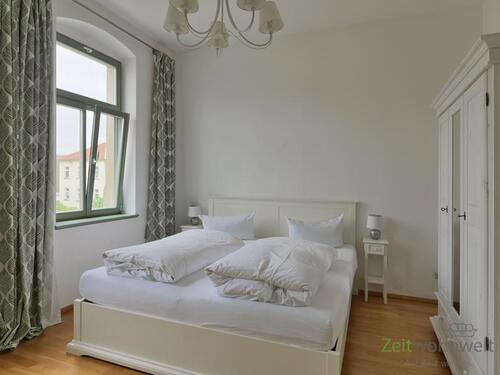 Doppelbett und Kleiderschrank - Etagenwohnung mit 55,00 m&sup2; in Dresden zur Miete
