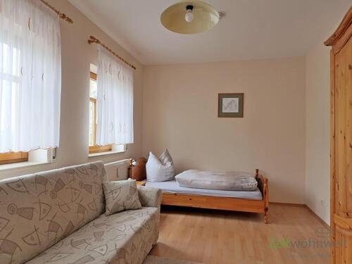 Blick zum Bett - (EF0991_M) Dresden: Mickten, möbliertes Apartment mit Dusche nahe der Elbe, an Wochenendheimfahrer