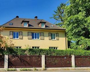 (EF1006_M) Dresden: Radebeul, neu möblierte 2-Zimmer-Wohnung in schöner Villa, Sitzecke, separater Hauseingang, WLAN