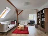 Blick ins Wohnzimmer - (EF1259_M) Halle: Kröllwitz, möbliertes Maissonette-Apartment mit Arbeitszimmer in ruhiger Seitenstraße