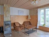 Wohnbereich mit Kamin - Etagenwohnung mit 55,00 m&sup2; in Dresden zur Miete