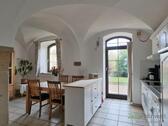 Blick zu Küche und Terrassenausgang - 