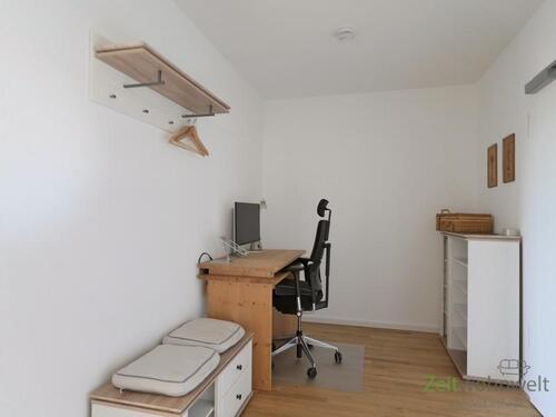 Wohnungsflur mit Arbeitsplatz - 