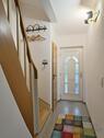 Blick zum Hauseingang - 