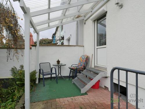 überdachter Sitzplatz vor der Küche - 
